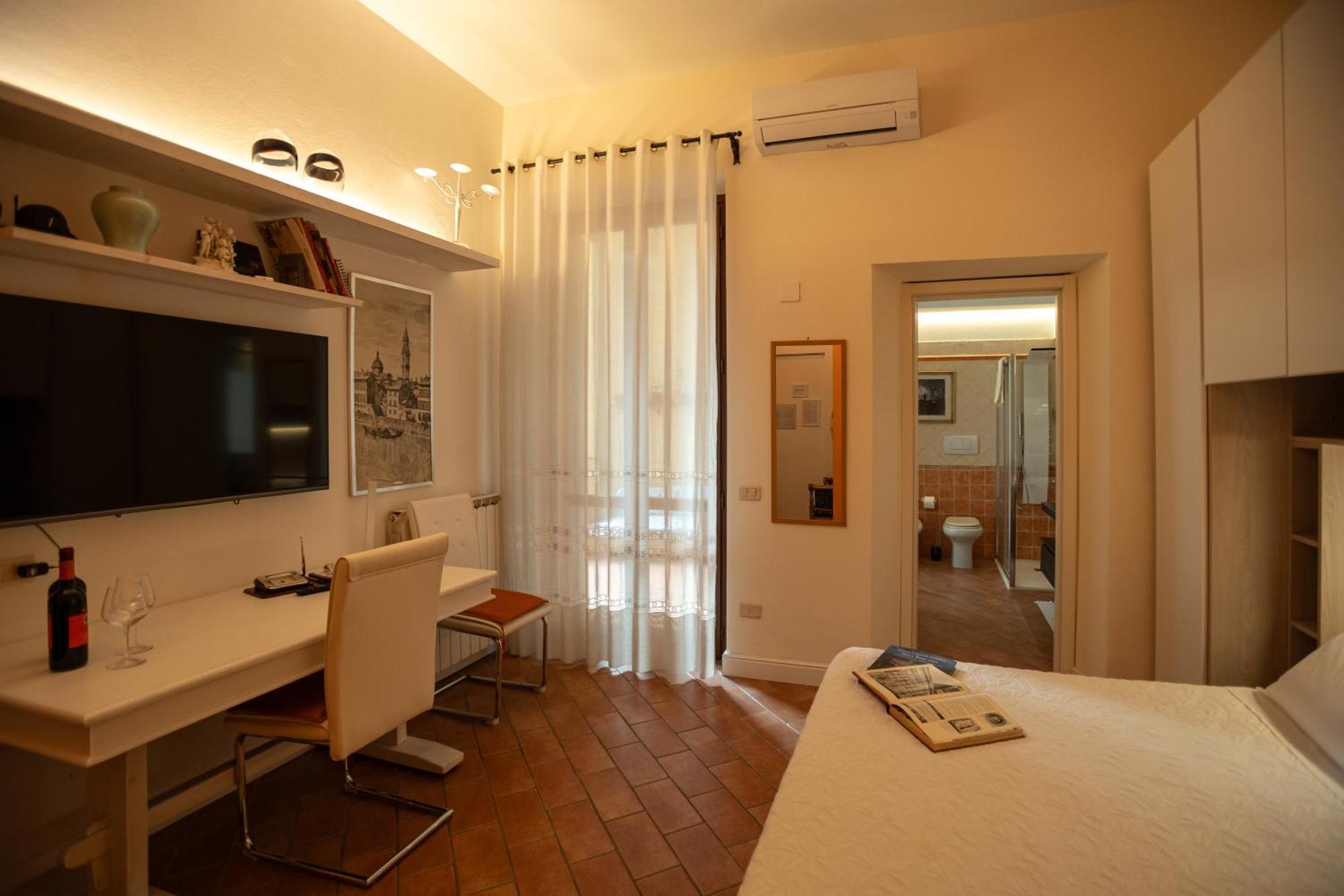 Indipendent Studio Apartment With Terrace - Parking فلورنس المظهر الخارجي الصورة